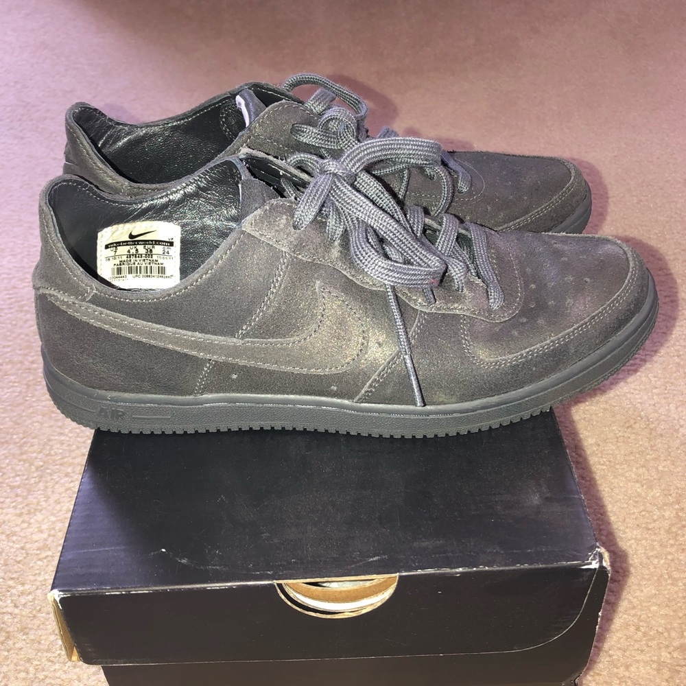 Nike sneakers - Picture 2 of 2